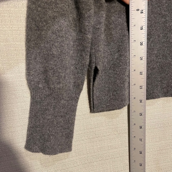 Cashmere Gray Turtleneck Women's Sweater top - Picture 7 of 7
